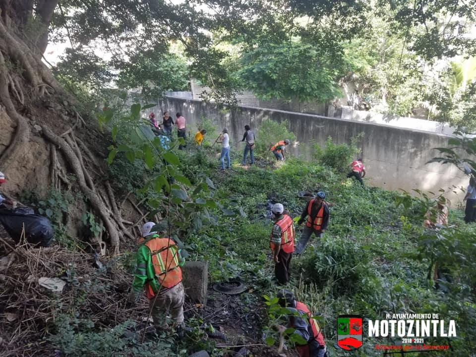"Se realizó limpia del lado izquierdo del canal del barrio San Caralampio "